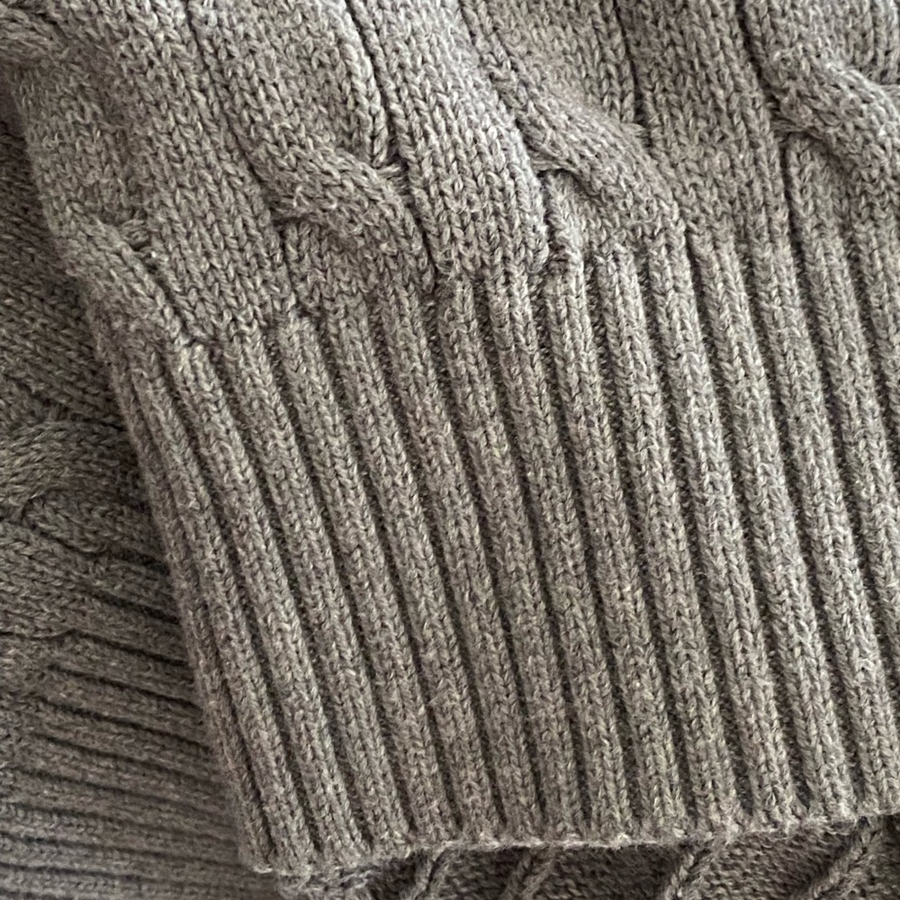 GAP Men’s Gray Cable Knit Thick Cotton Crewneck Fisherman’s Pullover Swe… - Picture 7 of 8